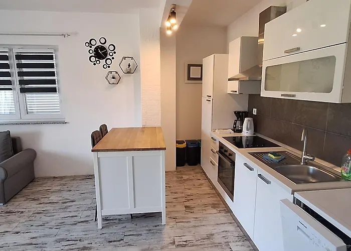 Belisima Delux - One Bedroom With Sea View Rab Town